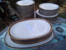 Service de table 42 pièces porcelaine allemande doré à la feuille