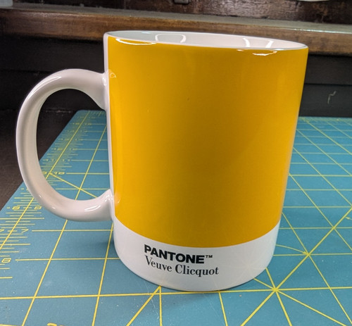 Pantone yellow veuve clicquot - yellow,