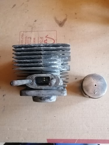 Cylindre piston - +, (origine)