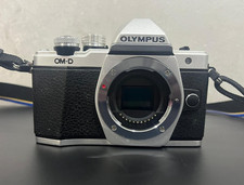 Olympus OM-D E-M10 Mark II -