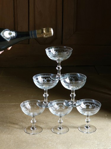 Coupes champagne d epoque - coupes,