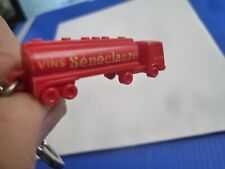50s Seneclause wine keychain Mercedes Man Berliet Saviem truck?