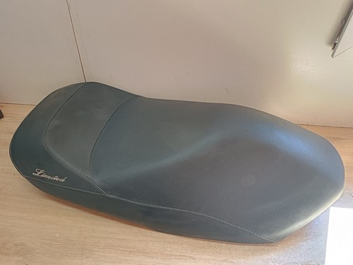 Une selle siege - pilota, avant