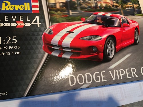 Voiture revell neuve - neuve,