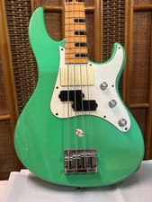 Guitare basse électrique