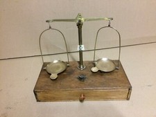 Tripod pharmacy scale oak and brass 19th century