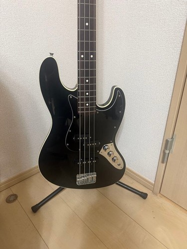 Guitare basse électrique