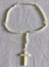 WHITE LITTLE GIRL ROSARY VF in VF CONDITION CROSS CHRISTIANITY RELIGION COMMUNION