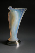 FIGURINE EN VERRE OPALESCENT
