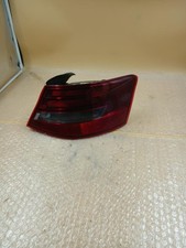 Feu arriere principal droit