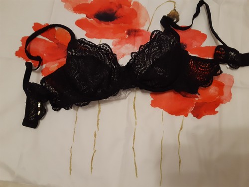 Soutiens gorge noir rouge - 🖤,