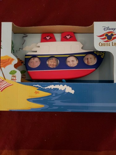 Dcl family photo frame - family,