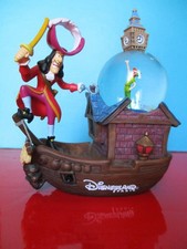 SNOW GLOBE / Boule à neige