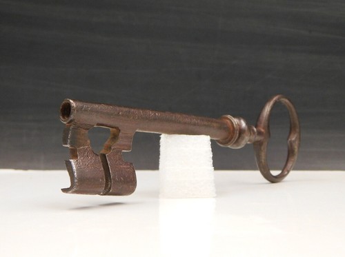 139mm old wrought iron hollow - 139mm,,