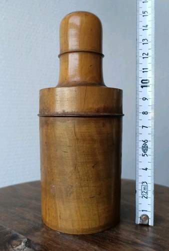 French pharmacy treen glass