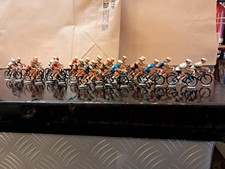 lot 26 figurines vintage Tour