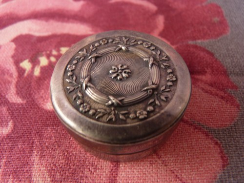 Ancienne boite pilule ronde - ancienne, à