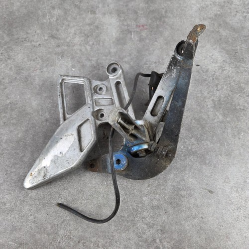 Platine repose pied droit - pied,