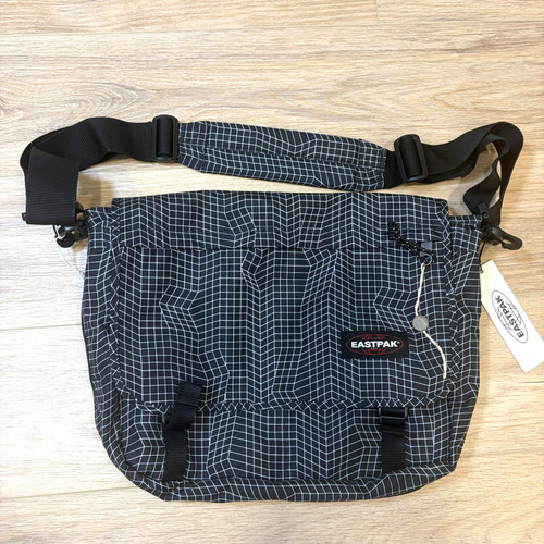 Eastpak delegate 20l messenger - delegate,