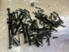 UN LOT DE VISSERIE VIS MOTEUR