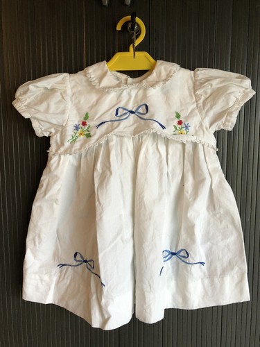 Robe ancienne enfant - année, 60