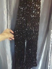 écharpe longue noire avec oeillets argentés tbé