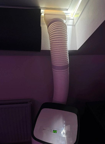Portable window adapter - ac,