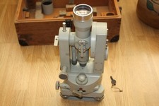 TACHÉOMÈTRE  T 020 THÉODOLITE ARPENTEUR GÉOMÈTRE JENA
