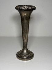 Pique fleurs sur pied en metal