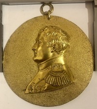 MÉDAILLE EN BRONZE DORÉ