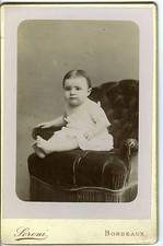 SERENI PHOTO CABINET Bordeaux