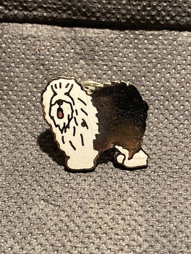 Pin chien bobtail - pin's,