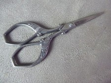 BEAUTIFUL PAIR OF SEWING SCISSORS. With frieze decor.