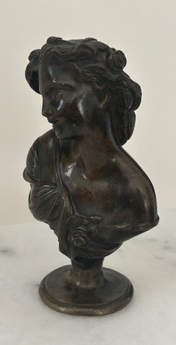 Jolie sculpture bronze - en,