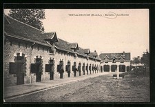 Old postcard Vert-en-Drouais, Marsalin, Les Ecuries 