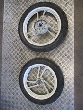 Roues avant et arrière pour