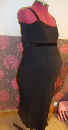 Jolie robe noire sans