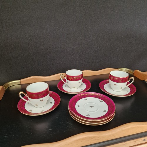 Anciennes tasses café - À,