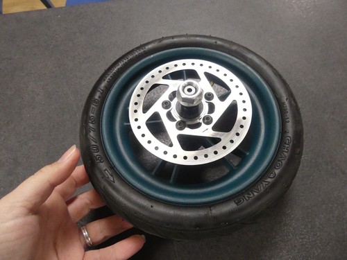 Roue avant pour trottinette - roue,