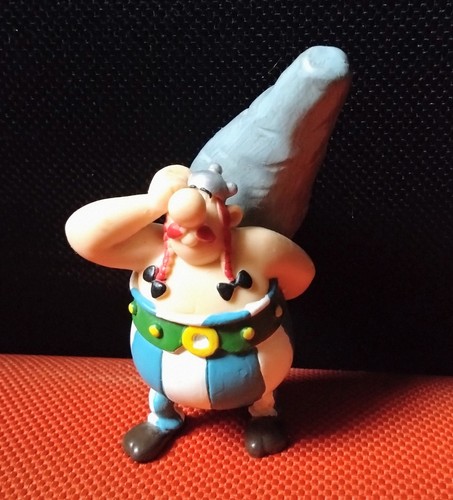 Figurine obelix portant - figurine,