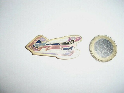Pin miss circus - pin's, circus"
