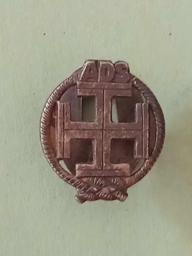 Insigne boutonnière - de,