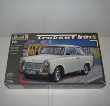 TRABANT 601 S REVELL 1:24 KIT 07256 (STARTED) MODEL CAR DDR RDA OSTALGIA