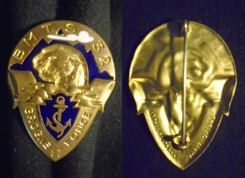 Insigne militaire 32 - insigne, –