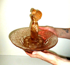 Centre de table pique fleurs art déco.