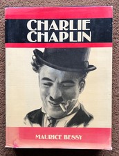 LIVRE CARTONNE AVEC JAQUETTE