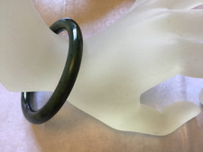 Bracelet en pierre semi précieuse jaspe vert gris en très bon état.