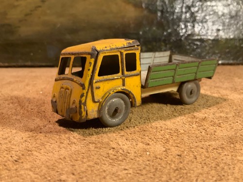Ancien petit camion - , en