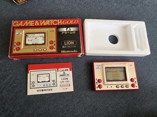 Nintendo game watch - &,