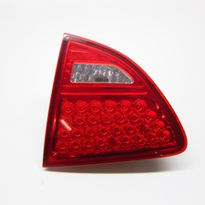 Feux arrière (à droite)